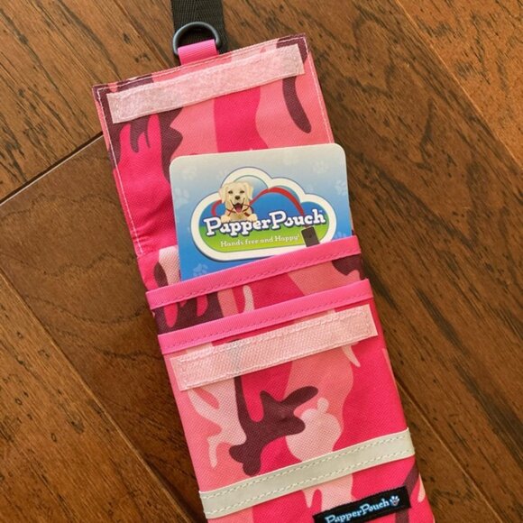 Dog leash with pouch - Picture 2 of 7